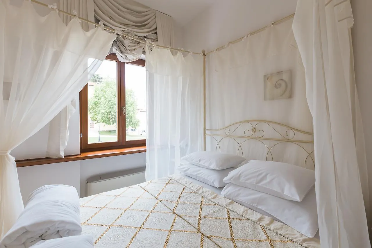 Palazzo Angelica B&B Adults Only Oprtalj Oda ve Kahvaltı